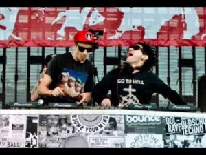 DogBlood: Skrillex y Boys Noize. Imagen via youtube.com