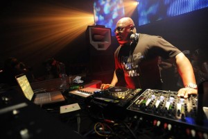 Foto: Facebook @carlcox247